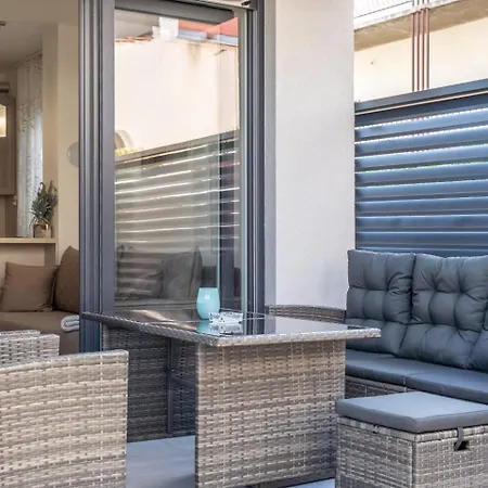 Helena * Brodarica (Sibenik-Knin)