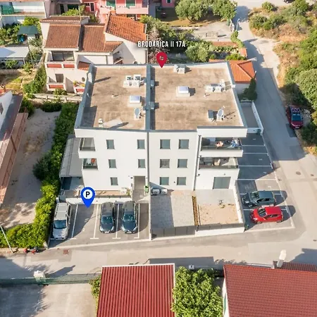 Helena * Brodarica (Sibenik-Knin)