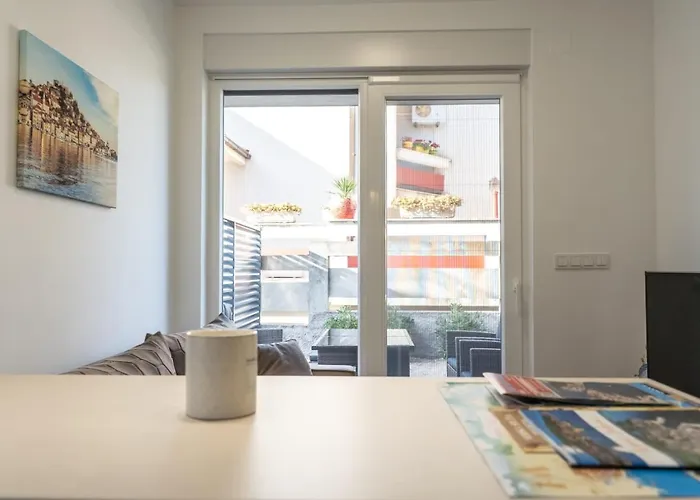 Helena 布罗达里卡